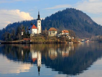 lake bled photo
