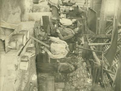 Žebljarji v vigenjcu na bajerju 1905