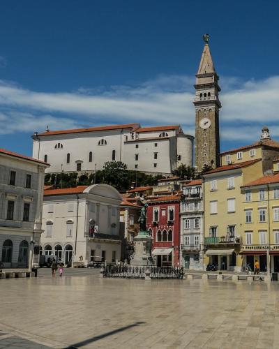 Tartini Square-1586194
