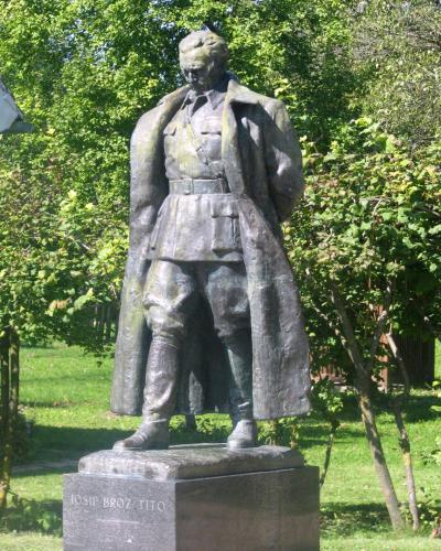 Tito spomenik1