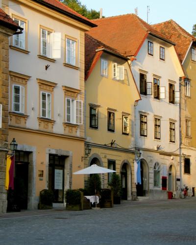 Le Jour ni l'Heure 3139 - Un soir à Laybach (Ljubljana), Slovénie, Gornji trg, lundi 22 août 2011, 19-27-14 (6072490662)