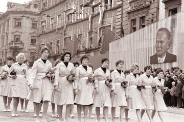 Prvomajski sprevod v Ljubljani 1960 (8)