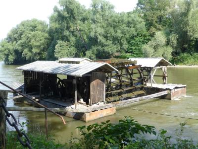 The Babič floating mill on the Mura river at Veržej