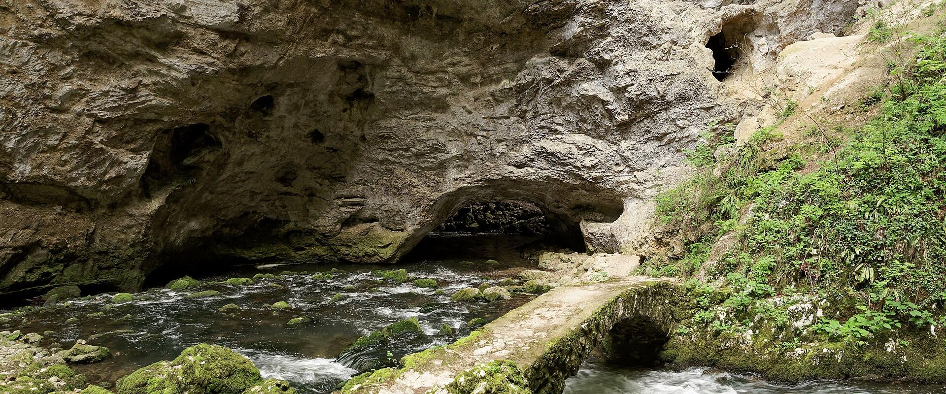 Natural bridges (two, one over 40 meters high)