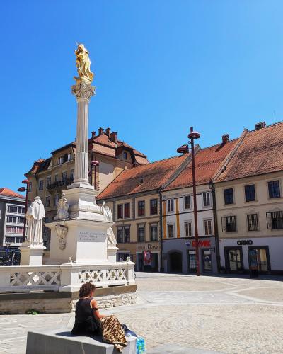 Glavni trg, the main square of Maribor, with its plague column