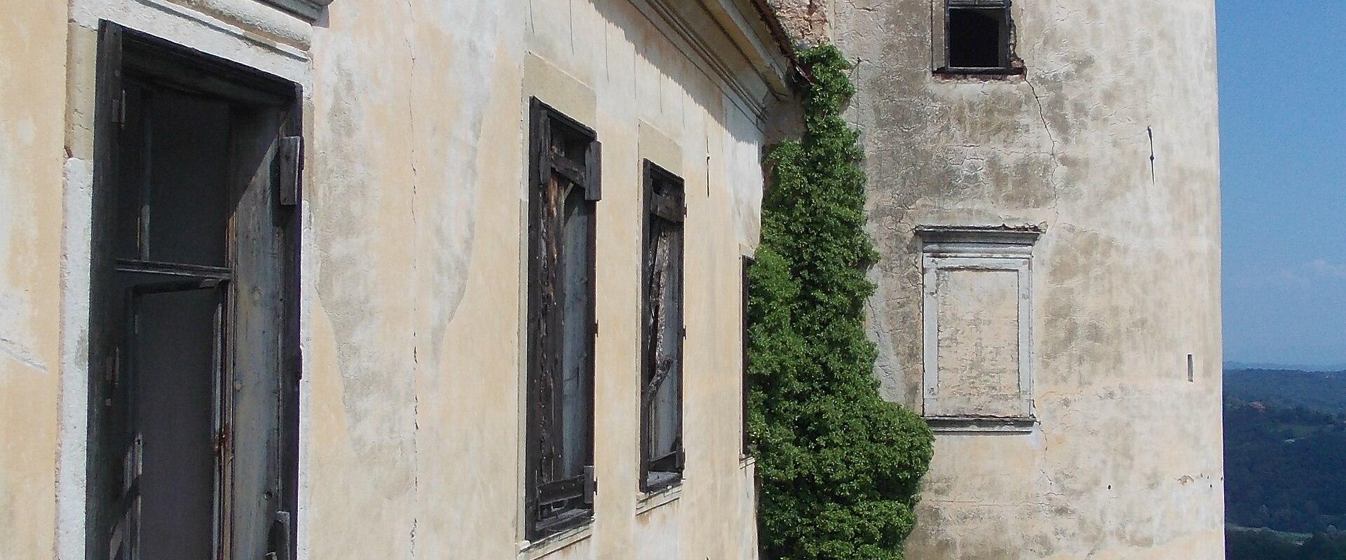 Mokrice Castle