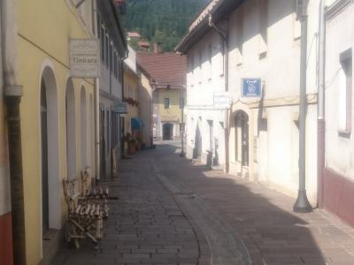 Ravne na Koroskem, Partizanska cesta 01