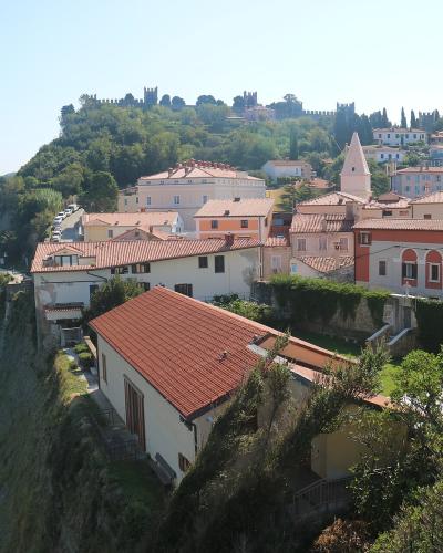 Piransko obzidje 16