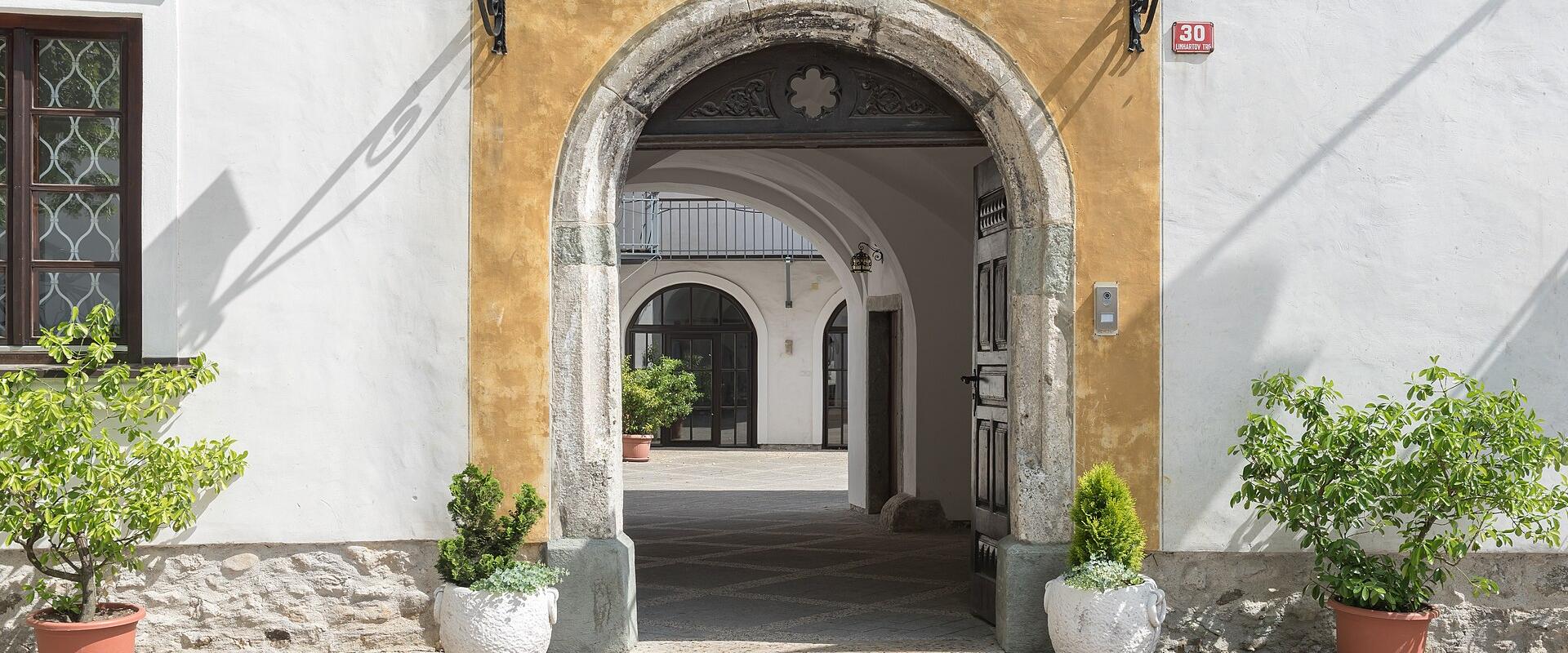 Linhart Square