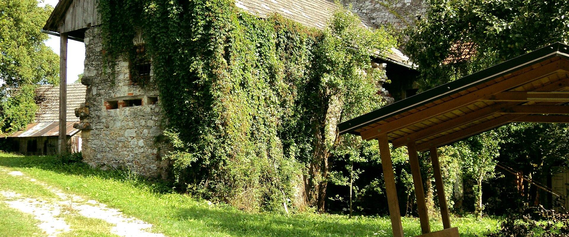Vinica Castle