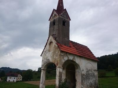 Zagorje pri Lesicnem, chapel with bell tower 01
