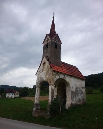 Zagorje pri Lesicnem, chapel with bell tower 01